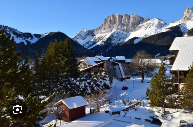 Petit Studio Mansarde 18 M2 Avec Navette Gratuit Aux Pistes De Ski Gresse-en-Vercors Eksteriør billede